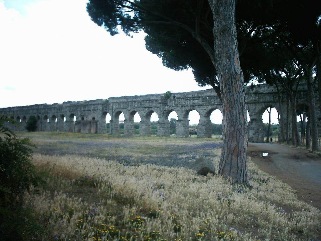 Bella Roma Domus Acomodação com café da manhã Exterior foto